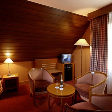 Hotel Aux Chants Des Oiseaux Ottrott Esterno foto