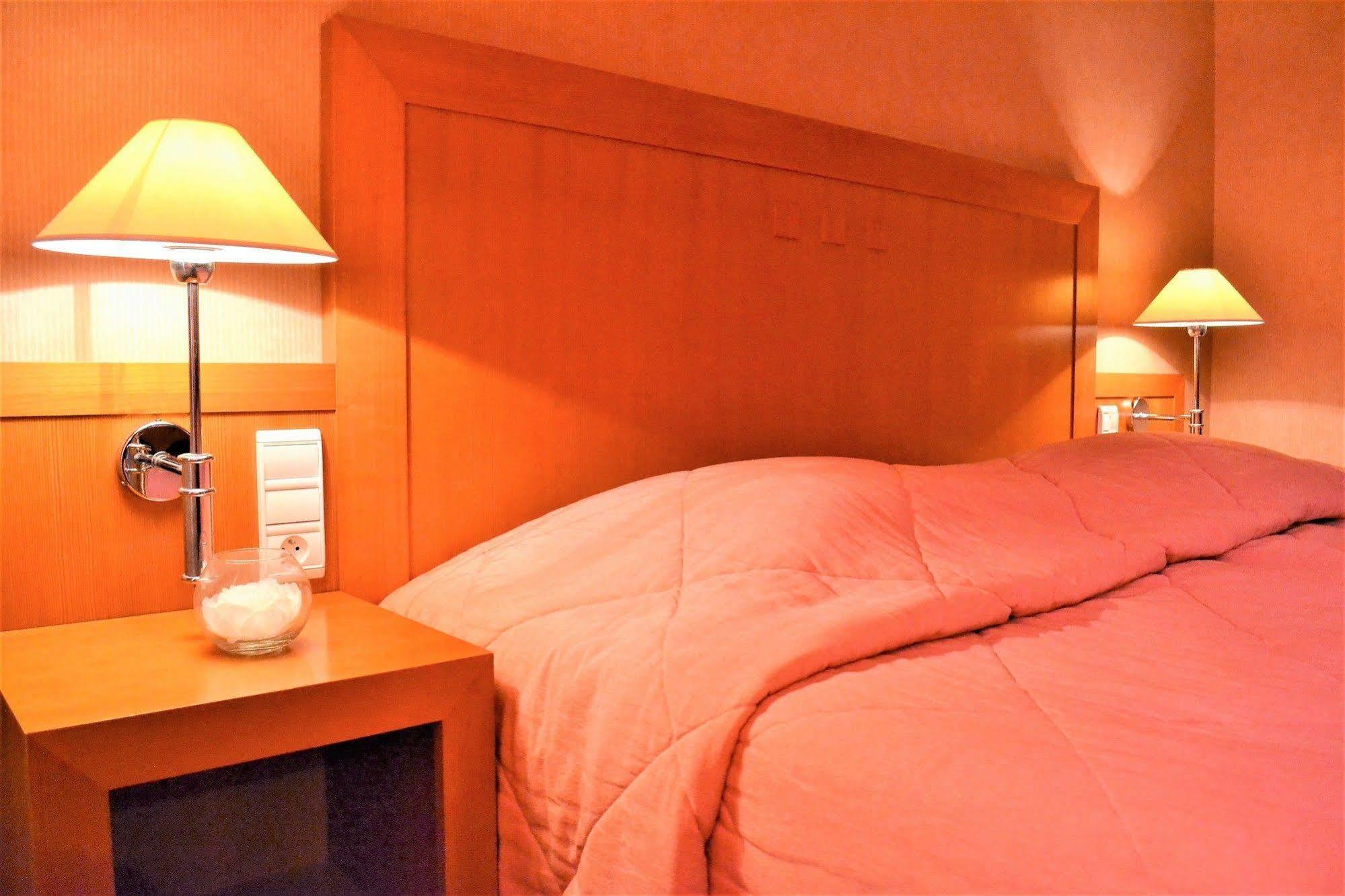 Hotel Aux Chants Des Oiseaux Ottrott Esterno foto